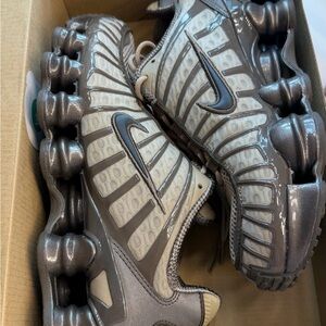 Nike Shox TL Women's Sneakers - Khaki/Off Noir